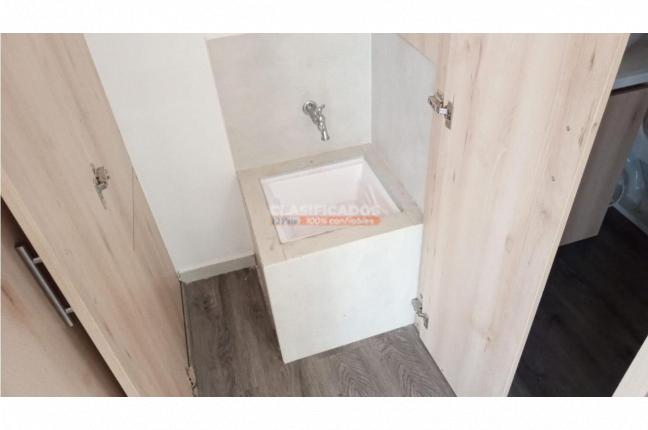 Oficinas y Consultorios, Alquiler en Centenario