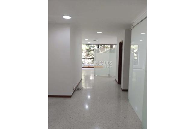 Oficinas y Consultorios, Alquiler en Centenario