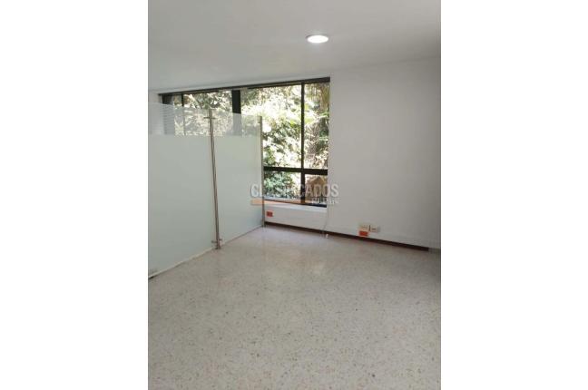 Oficinas y Consultorios, Alquiler en Centenario