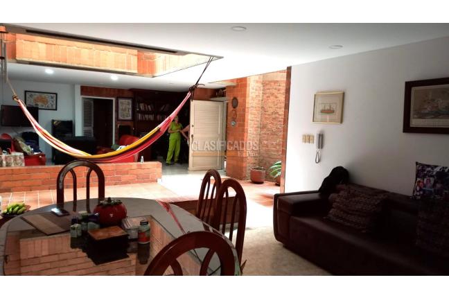 Edificios, Venta en Seminario