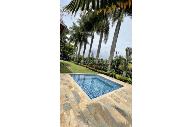 Casas, Venta en Ciudad Jardín