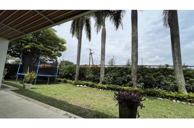 Casas, Venta en Ciudad Jardín