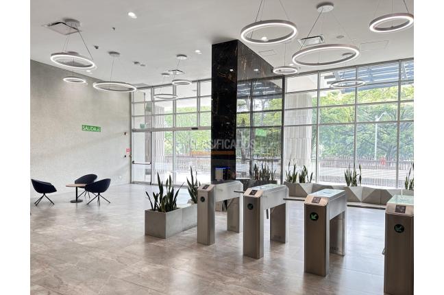 Oficinas y Consultorios, Alquiler en Centro Ccial. Jardín Plaza