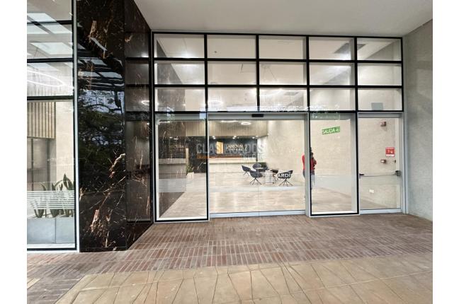 Oficinas y Consultorios, Alquiler en Centro Ccial. Jardín Plaza