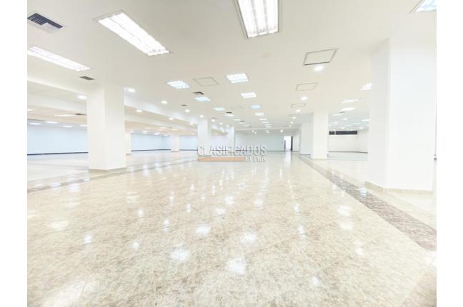 Oficinas y Consultorios, Alquiler en Yumbo