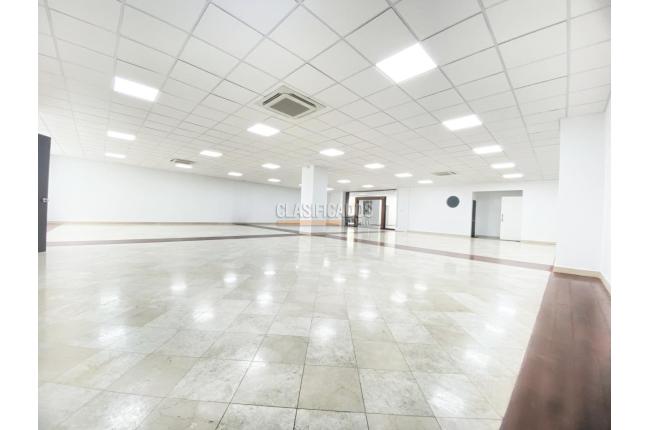 Oficinas y Consultorios, Alquiler, Menga - $12.012.000