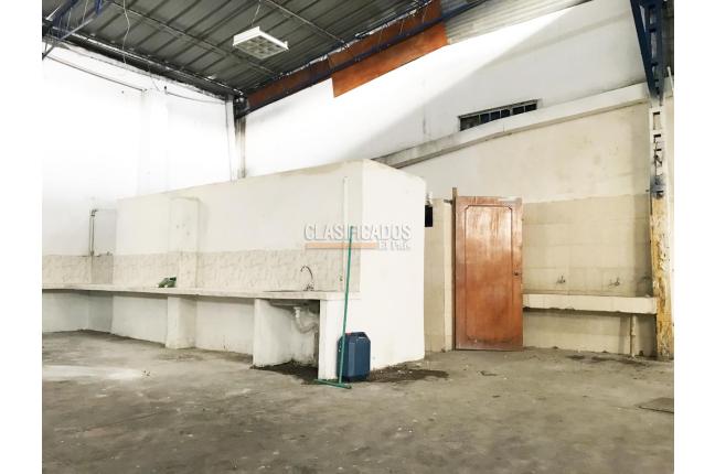 Locales y Bodegas, Alquiler, Industrial - $30.000.000