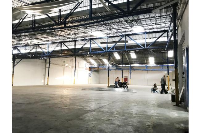 Locales y Bodegas, Alquiler, Industrial - $30.000.000