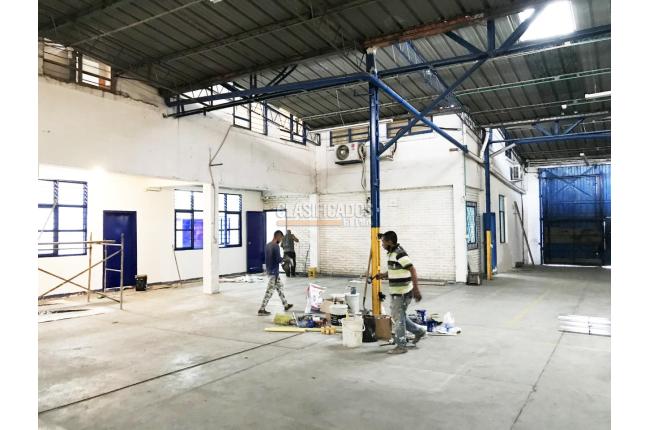 Locales y Bodegas, Alquiler, Industrial - $30.000.000