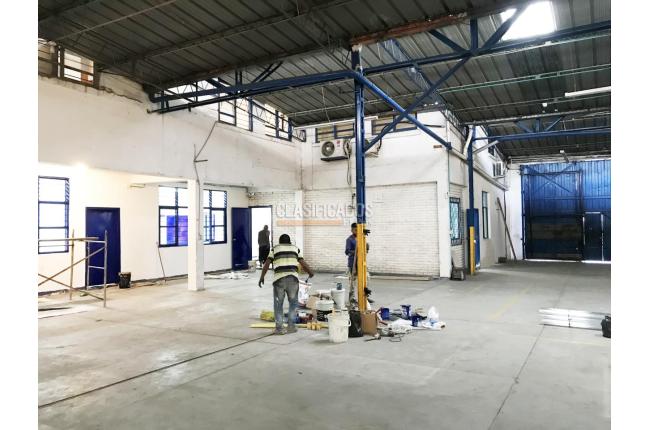 Locales y Bodegas, Alquiler, Industrial - $30.000.000