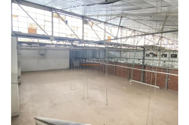 Locales y Bodegas, Alquiler, Santander - $18.000.000