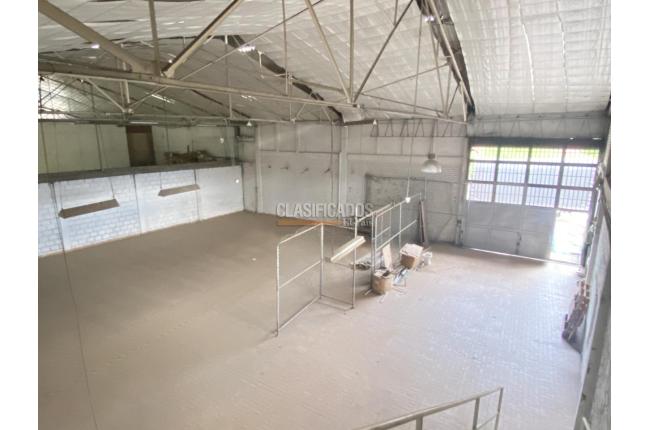 Locales y Bodegas, Alquiler, Santander - $18.000.000