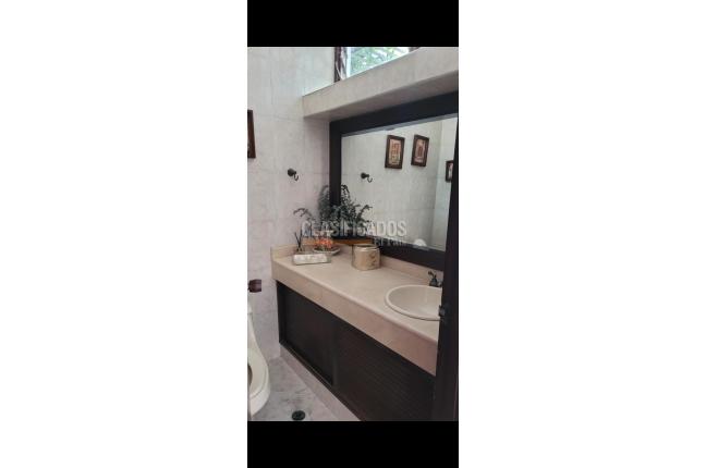 Casas, Alquiler, Centenario - $9.000.000