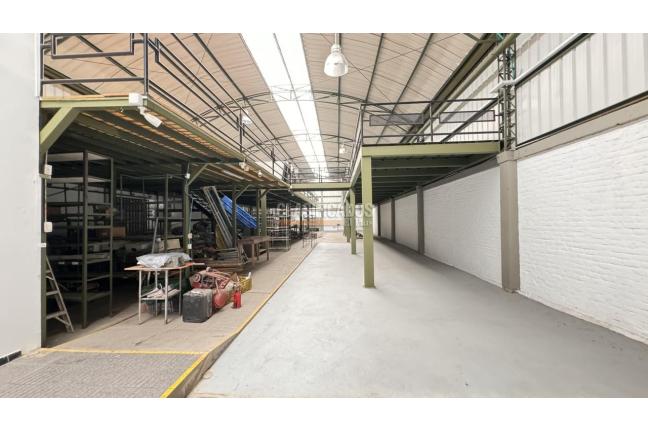 Locales y Bodegas, Alquiler, Buga - $12.000.000