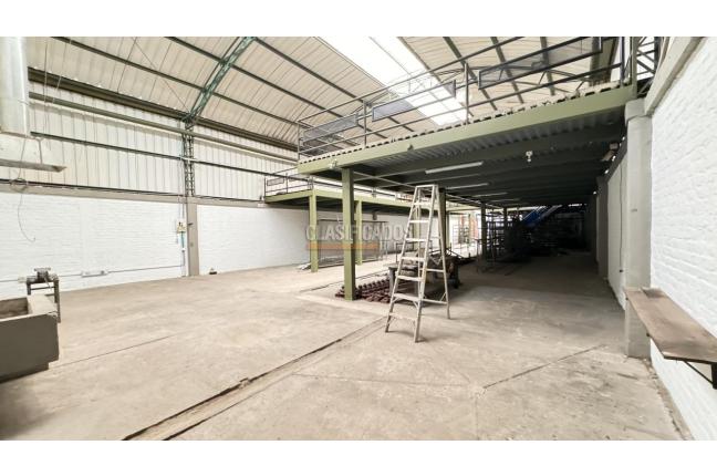 Locales y Bodegas, Alquiler, Buga - $12.000.000