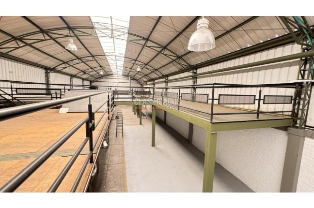 Locales y Bodegas, Alquiler, Buga - $12.000.000