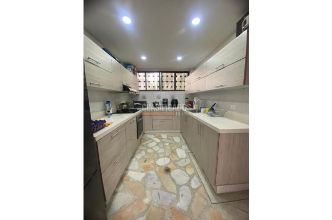 Casas, Venta en La Flora