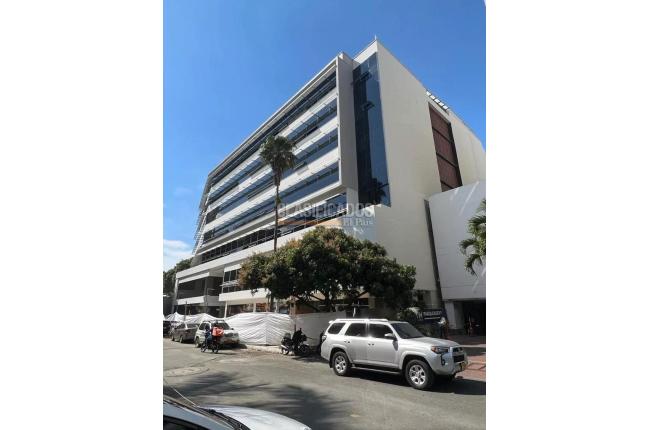 Oficinas y Consultorios, Venta en Centro Ccial. Holguines Trade Center