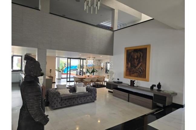 Casas, Alquiler en Ciudad Jardín