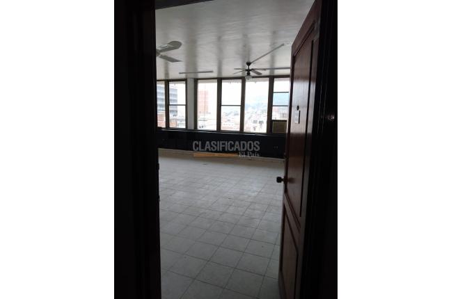 Oficinas y Consultorios, Venta en Ed. Suramericana