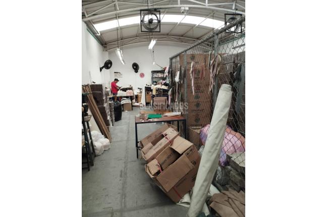 Locales y Bodegas, Venta, Bretaña - $890.000.000