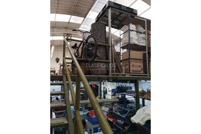 Locales y Bodegas, Venta, Bretaña - $890.000.000