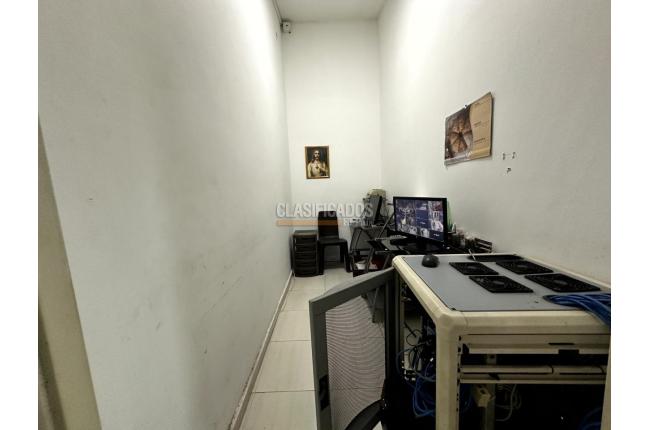 Locales y Bodegas, Venta, Caldas - $1.100.000.000