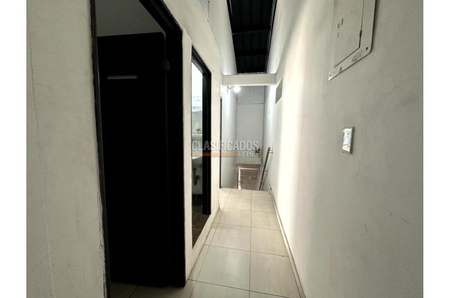 Locales y Bodegas, Venta, Caldas - $1.100.000.000