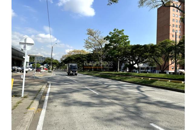 Locales y Bodegas, Venta, Caldas - $1.100.000.000