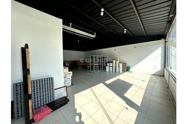 Locales y Bodegas, Alquiler, Caldas - $9.500.000