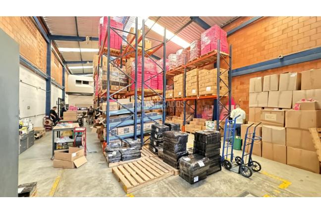 Locales y Bodegas, Alquiler, Yumbo - $9.500.000