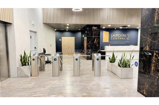 Oficinas y Consultorios, Alquiler, Centro Ccial. Jardín Plaza - $13.500.000
