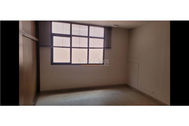 Apartamentos, Venta, Versalles - $300.000.000