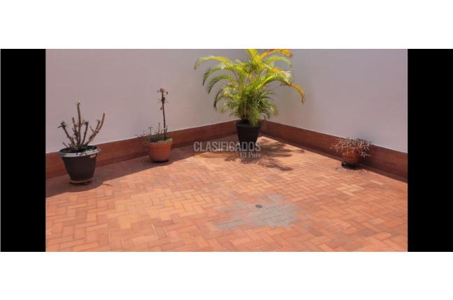 Apartamentos, Venta, Versalles - $300.000.000