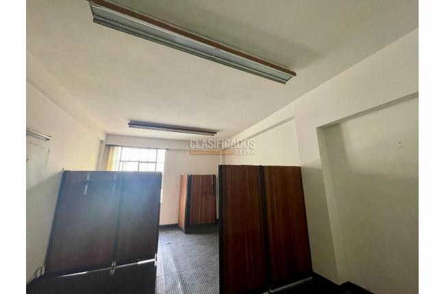 Oficinas y Consultorios, Venta en San Pedro