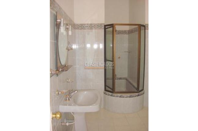 Casas, Alquiler, Granada - $5.500.000