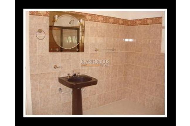 Casas, Alquiler, Granada - $5.500.000