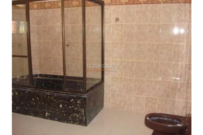 Casas, Alquiler, Granada - $5.500.000