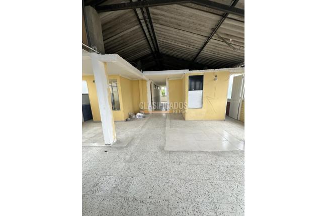 Locales y Bodegas, Alquiler en San Carlos