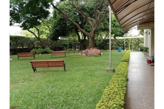 Locales y Bodegas, Venta, Prados del Norte - $180.000.000