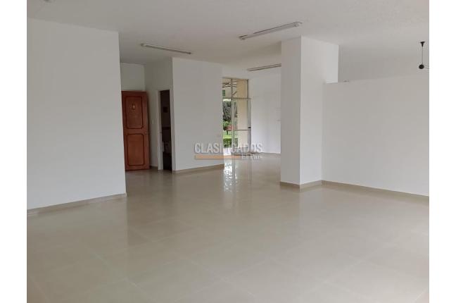 Locales y Bodegas, Venta, Prados del Norte - $180.000.000