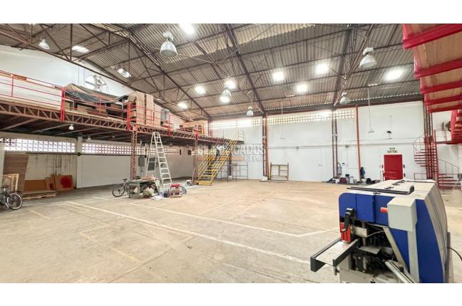 Locales y Bodegas, Alquiler, El Troncal - $8.200.000