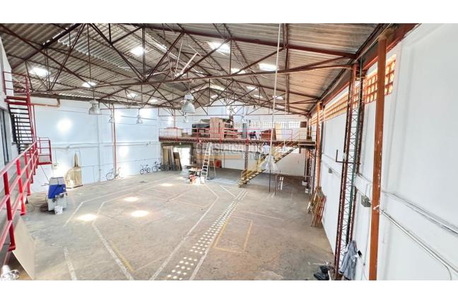 Locales y Bodegas, Alquiler, El Troncal - $8.200.000