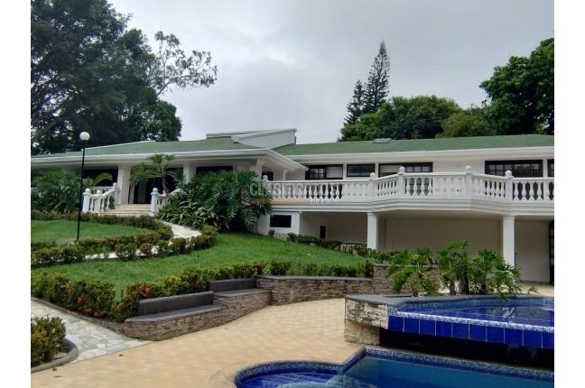 Casas, Venta en Ciudad Jardín