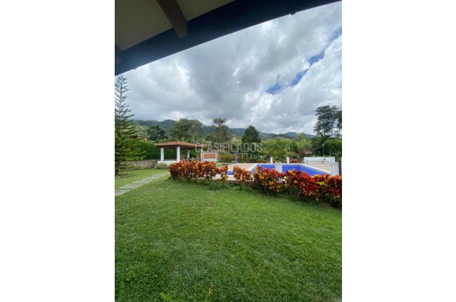Fincas y Casas Campestres, Venta, Calima (Darién) - $1.100.000.000