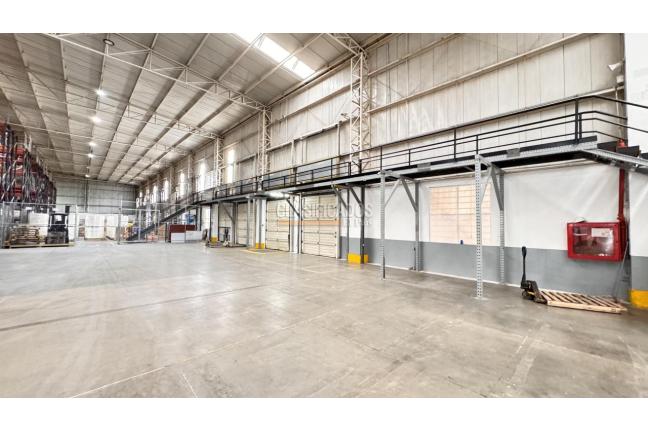 Locales y Bodegas, Alquiler en Yumbo