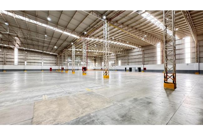 Locales y Bodegas, Alquiler, Yumbo - $268.150.000