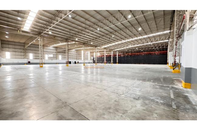 Locales y Bodegas, Alquiler, Yumbo - $268.150.000