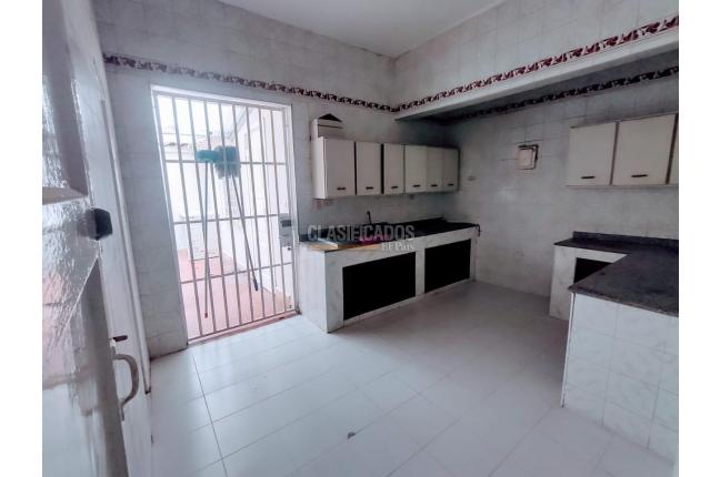 Casas, Alquiler, Granada - $5.500.000