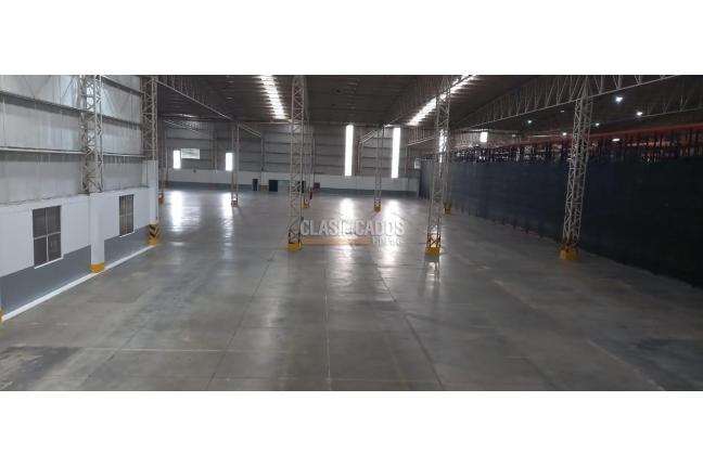 Locales y Bodegas, Alquiler, Yumbo - $268.150.000